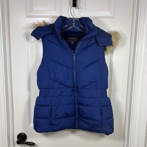 NWT Banana Republic Puffer Vest Women’s S Blue Detachable Faux-Fur Trim Hood